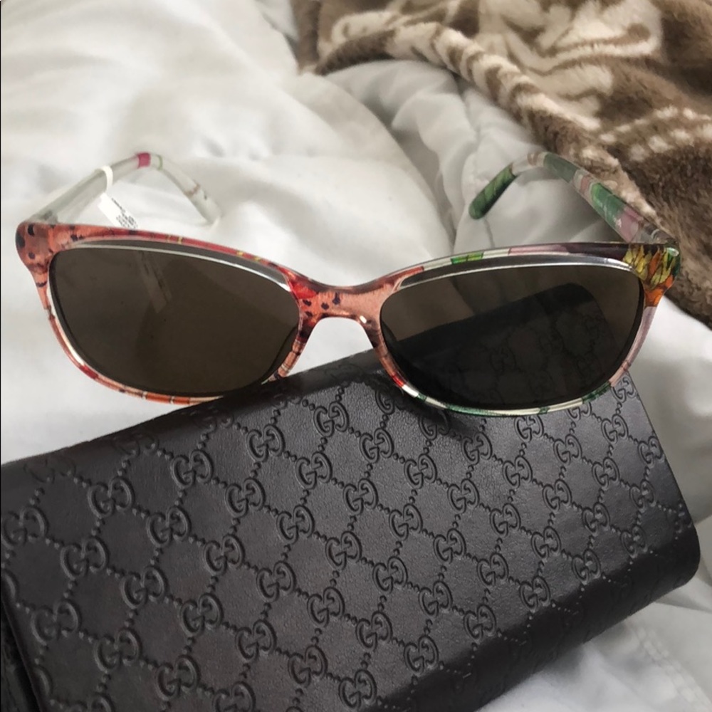 gucci sunglasses brand new!